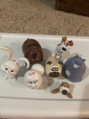 7 Secret Life of Pets Figurines
